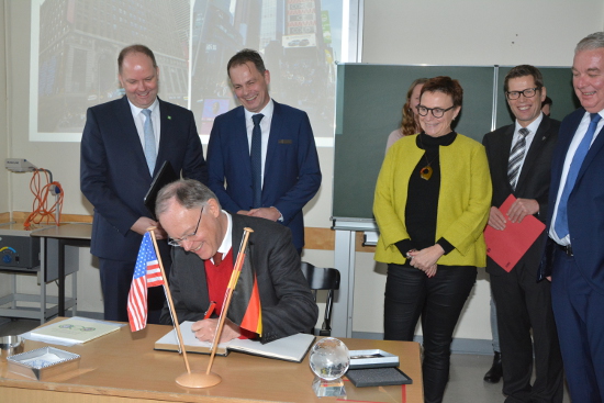 2019 12 11 Weil goldenes Buch